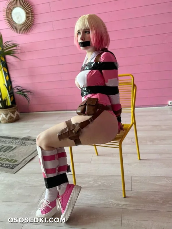 Ulichan - Gwenpool - Deadpool - 39