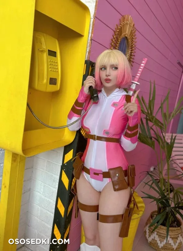 Ulichan - Gwenpool - Deadpool - 7