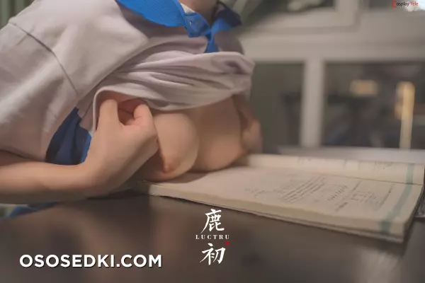 鹿初 (Shika-hatsu) - Busty School Girl In Uniform - 4