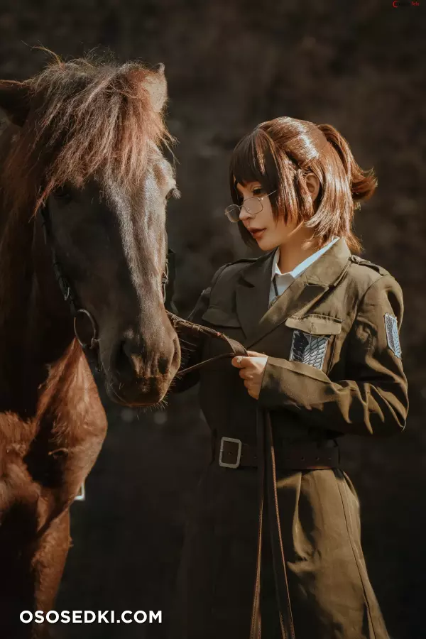 Umeko J cosplay Hange Zoe - Attack on Titan - 16