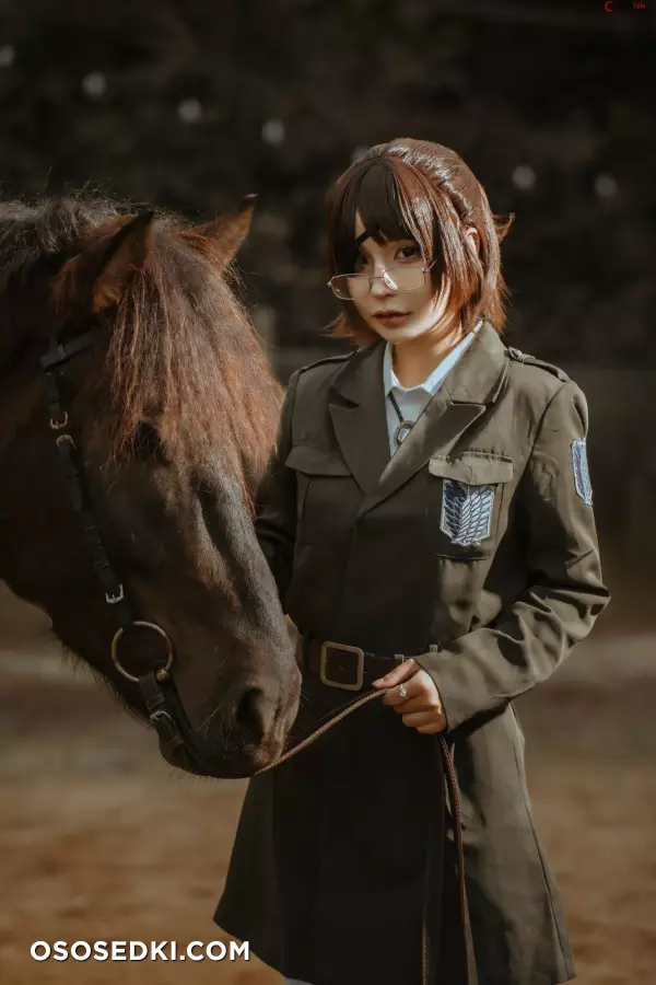 Umeko J cosplay Hange Zoe - Attack on Titan - 18