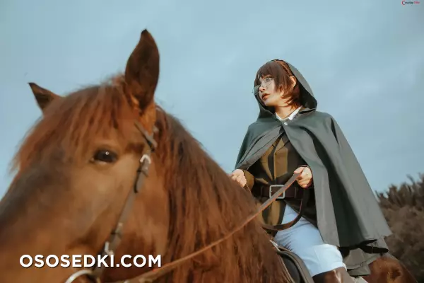 Umeko J cosplay Hange Zoe - Attack on Titan - 6