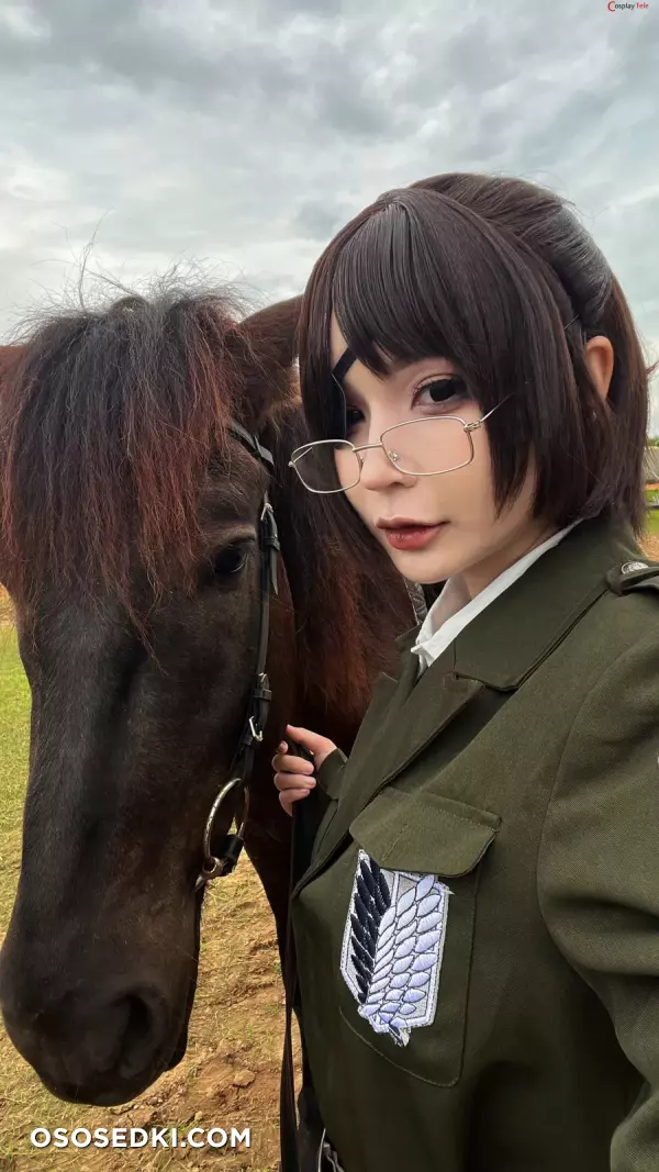 Umeko J cosplay Hange Zoe - Attack on Titan - 62
