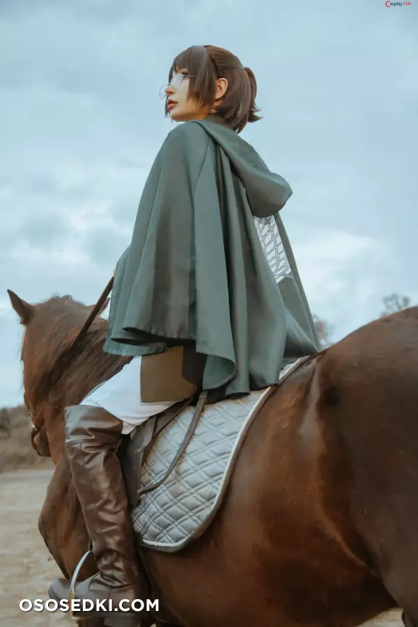 Umeko J cosplay Hange Zoe - Attack on Titan - 7