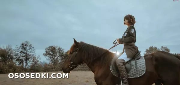 Umeko J cosplay Hange Zoe - Attack on Titan - 9