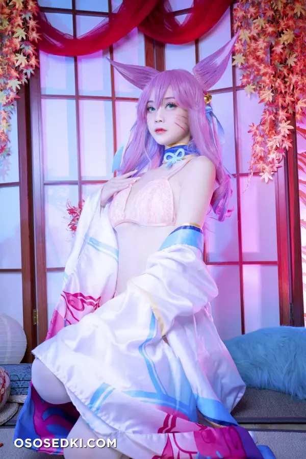 Yuki Hiino cosplay Ahri Spirit Blossom - League of Legends - 15