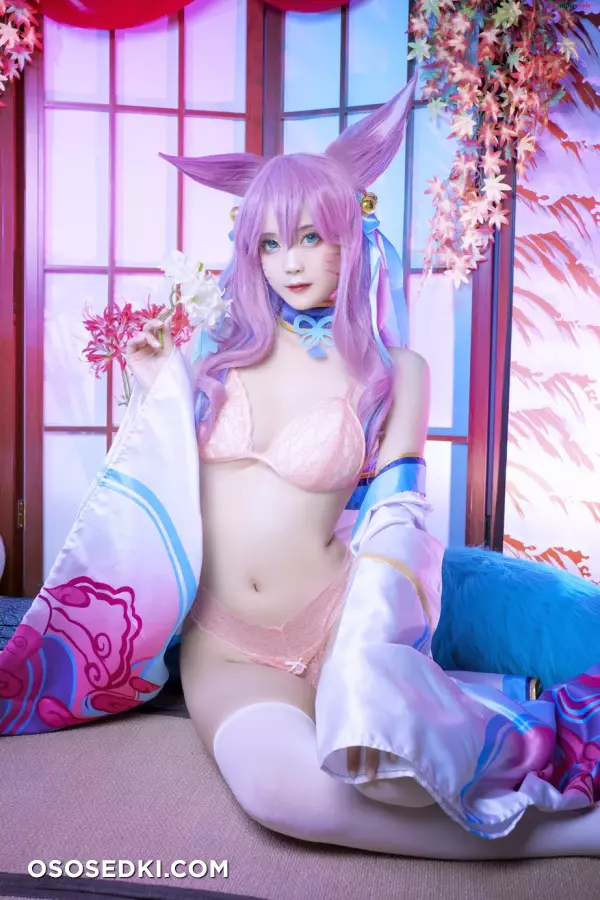 Yuki Hiino cosplay Ahri Spirit Blossom - League of Legends - 2
