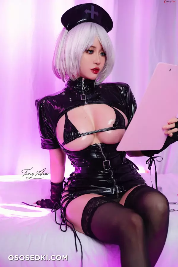 Tiny Asa アサ (tiny.asababy) cosplay 2B Dark Nurse - Nier:Automata - 5