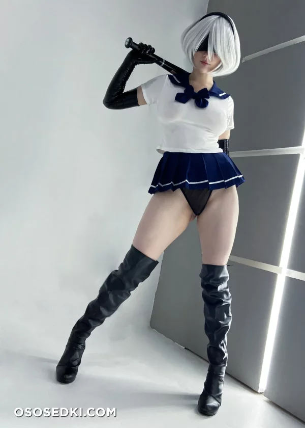 Omi Cos - 2b - Nier Automata - 1