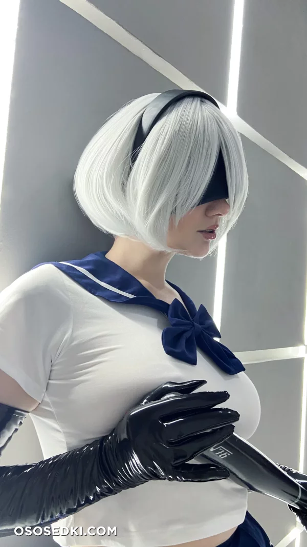 Omi Cos - 2b - Nier Automata - 11