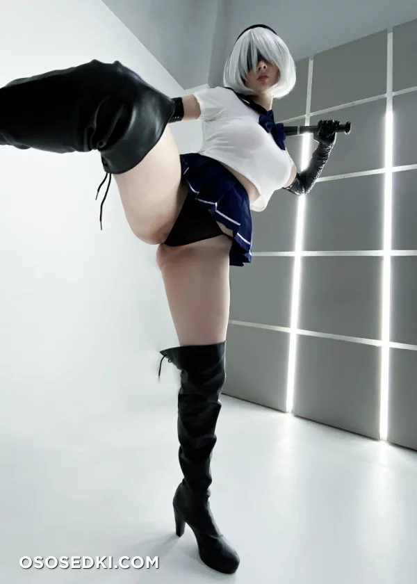 Omi Cos - 2b - Nier Automata - 15