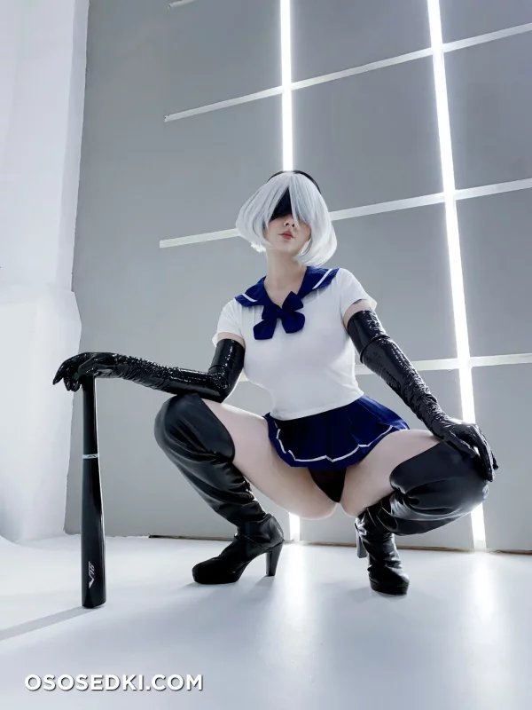 Omi Cos - 2b - Nier Automata - 23