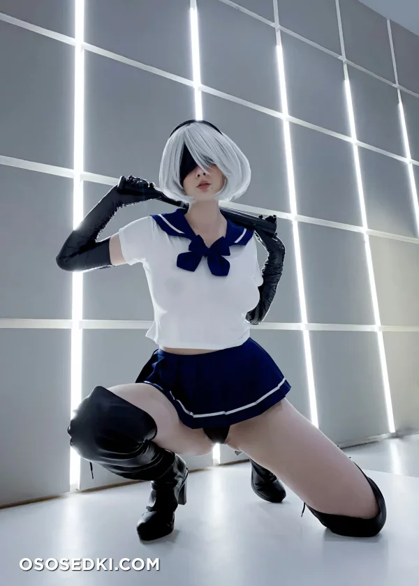 Omi Cos - 2b - Nier Automata - 25