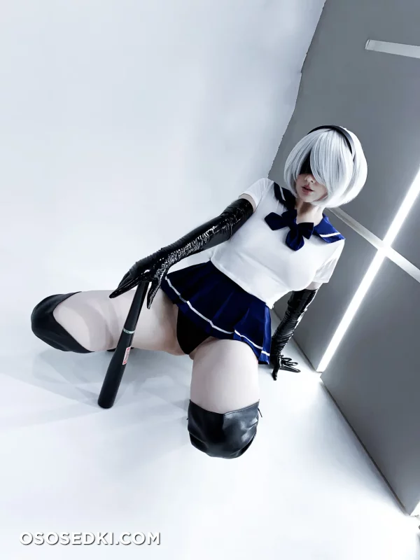 Omi Cos - 2b - Nier Automata - 26