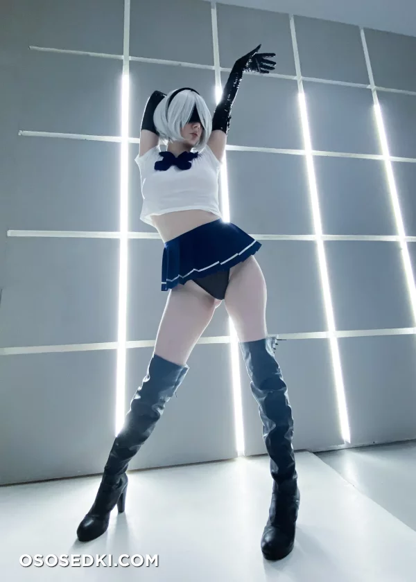 Omi Cos - 2b - Nier Automata - 4