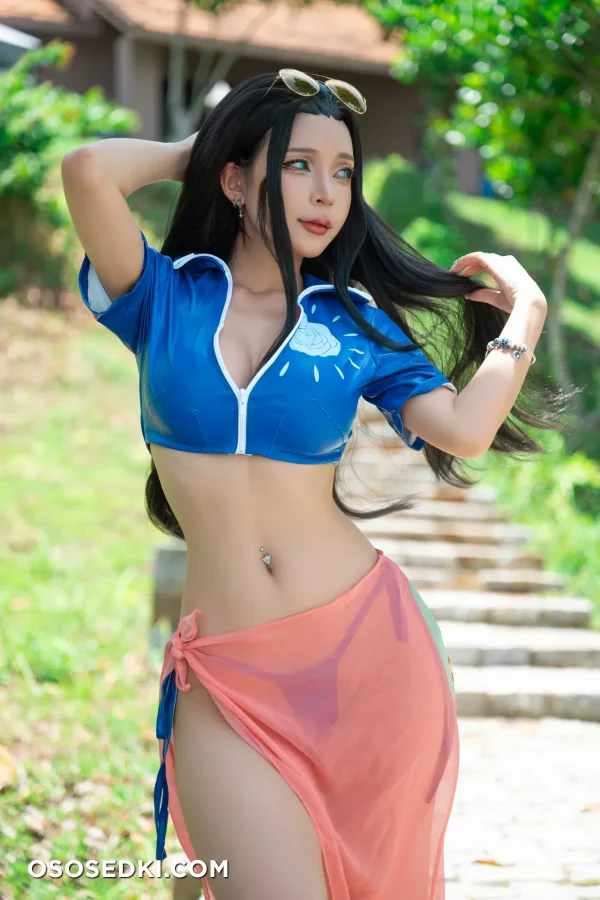 Umeko J - Nico Robin - One Piece - 11