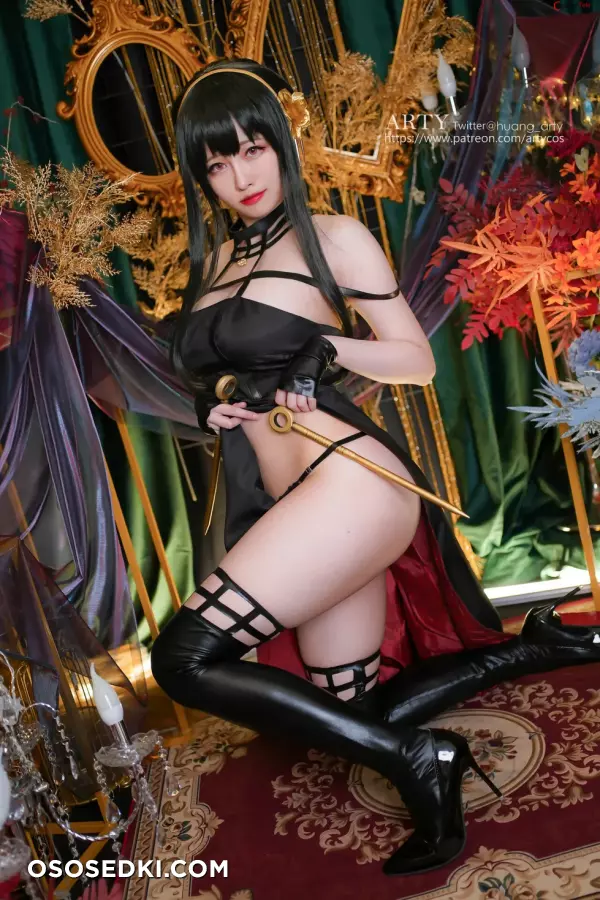 Arty Huang (Arty亚缇) cosplay Yor Forger - Spy x Family - 9