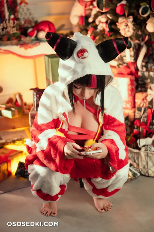 Umeko J - Juri Han Christmas - 15