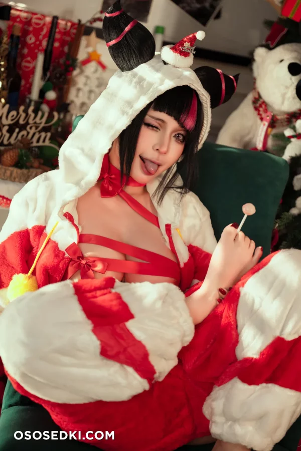 Umeko J - Juri Han Christmas - 3