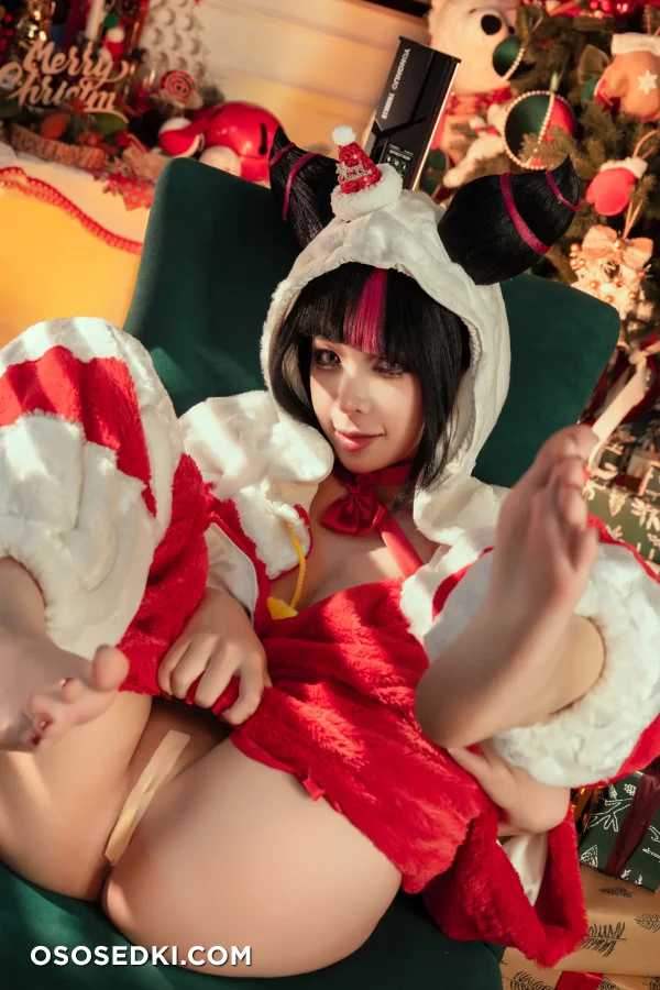 Umeko J - Juri Han Christmas - 57