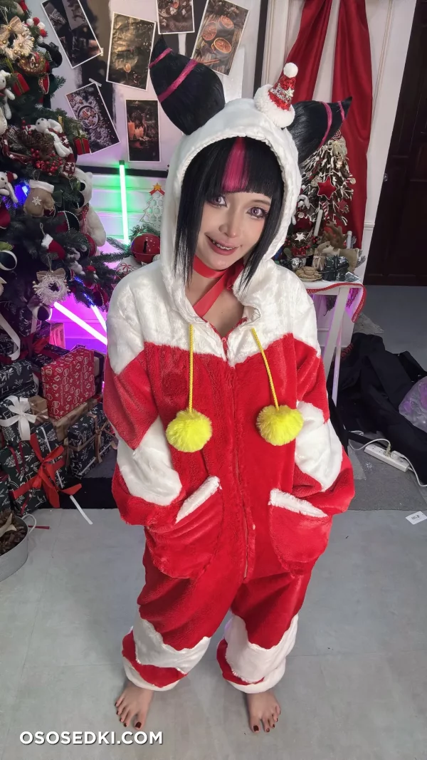 Umeko J - Juri Han Christmas - 75