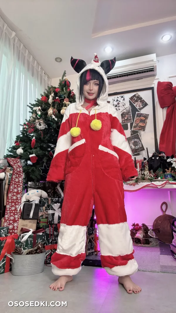 Umeko J - Juri Han Christmas - 78