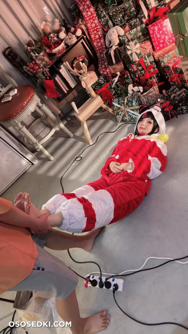 Umeko J - Juri Han Christmas - 87