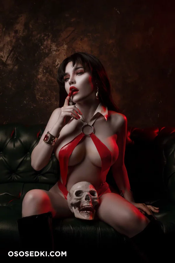 Kalinka Fox | Christina Fink - Vampirella - 14