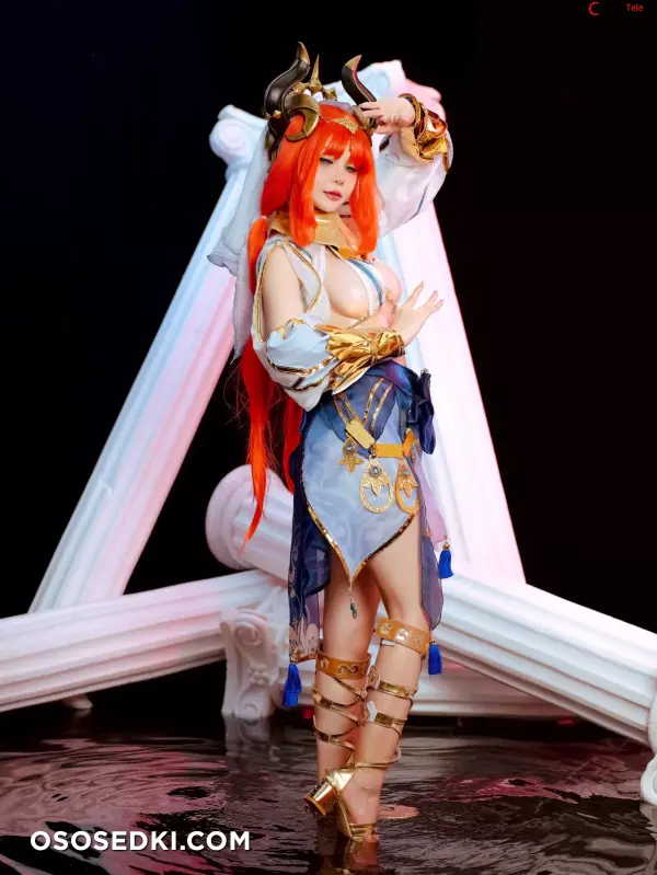 Joyce (Joyce Lin2x) cosplay Nilou - Genshin Impact - 1