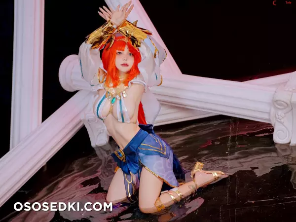 Joyce (Joyce Lin2x) cosplay Nilou - Genshin Impact - 11