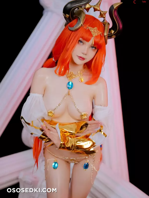 Joyce (Joyce Lin2x) cosplay Nilou - Genshin Impact - 33