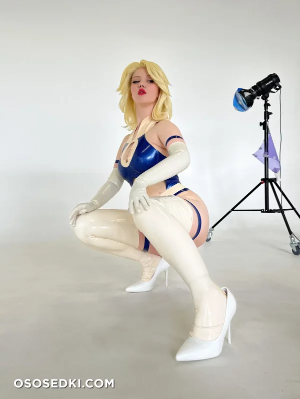 Lada Lyumos - Susan Storm | Invisible Woman - Fantastic Four - 60