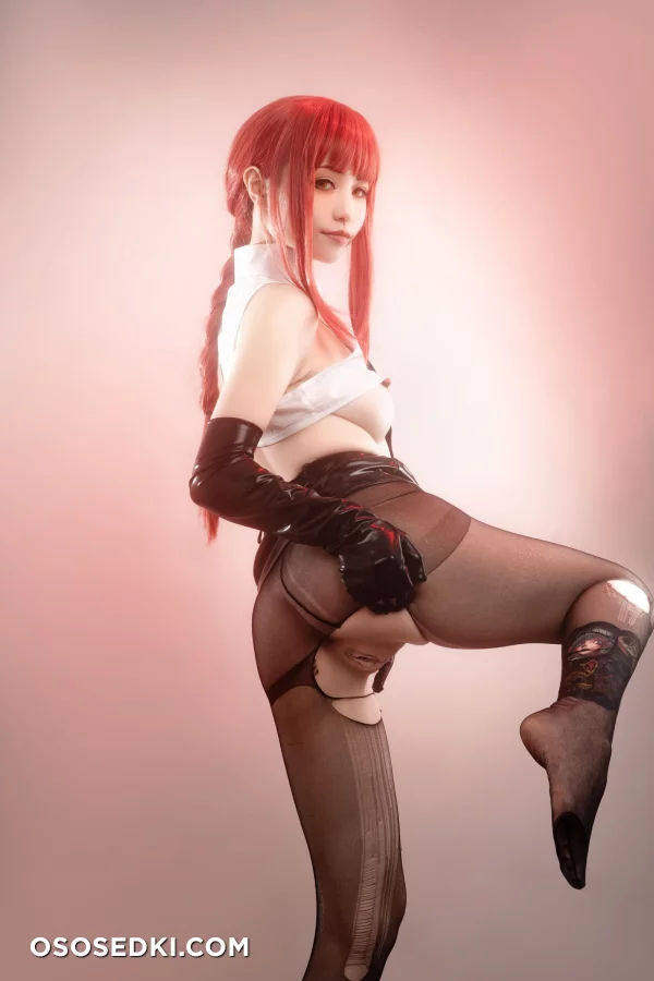 HornyCos - Red-Haired Petite Beauty Cosplays As Chainsaw Man Makima (Patreon) - 21