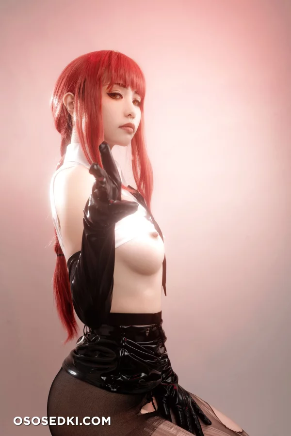 HornyCos - Red-Haired Petite Beauty Cosplays As Chainsaw Man Makima (Patreon) - 28