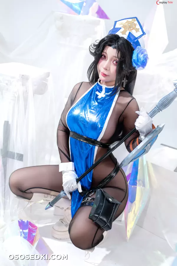 Umeko J cosplay Maiden Ice Rose - NIKKE - 11