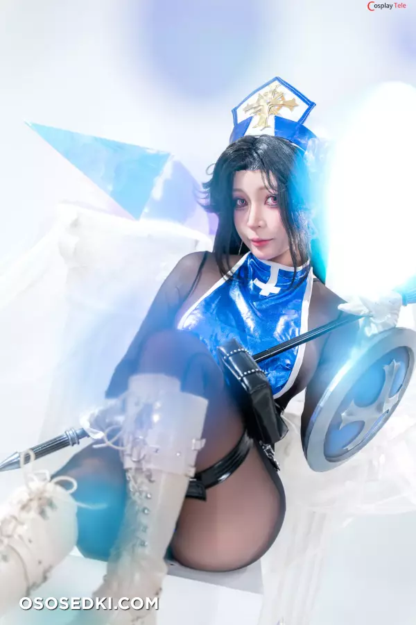 Umeko J cosplay Maiden Ice Rose - NIKKE - 6