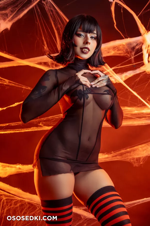 Yuzuki Miiu - Mavis Dracula - 6
