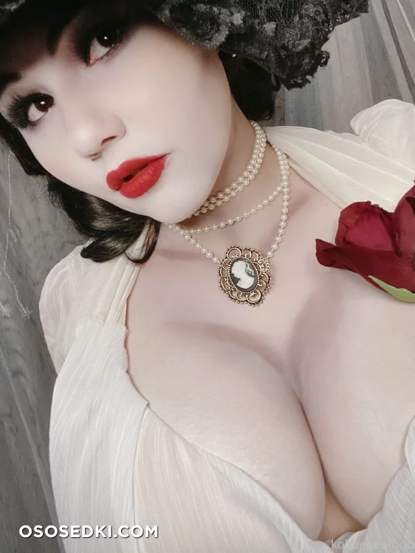 Kobaebeefboo - Alcina Dimitrescu - Resident Evil | Biohazard - 1