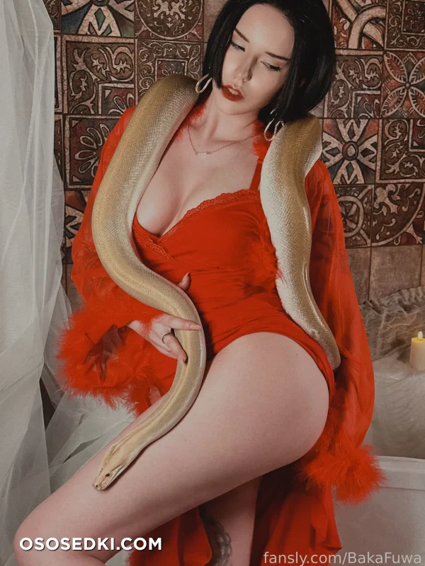 Fuwa Baka - Boa Hancock - One Piece - 36