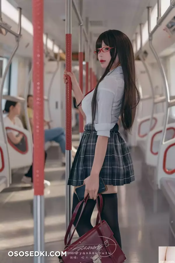 网路收集  福利少女 咬一口兔娘 电车惊魂expect VIP专属全  75P  - 11