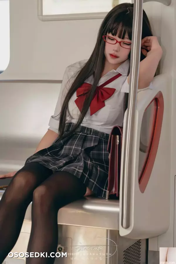  网路收集  福利少女 咬一口兔娘 电车惊魂expect VIP专属全  75P  - 16