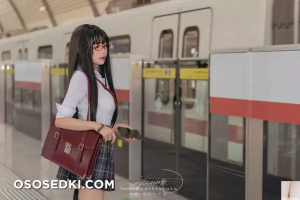  网路收集  福利少女 咬一口兔娘 电车惊魂expect VIP专属全  75P  - 27
