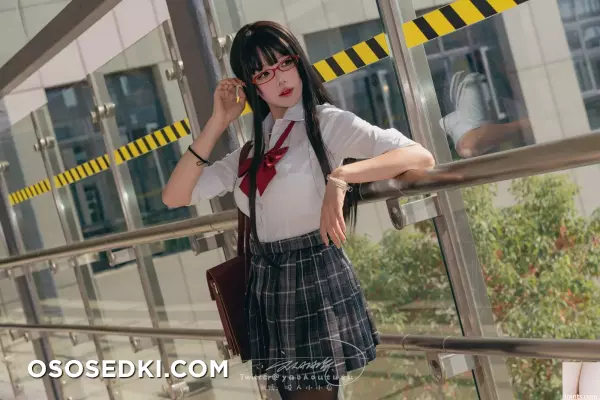  网路收集  福利少女 咬一口兔娘 电车惊魂expect VIP专属全  75P  - 28