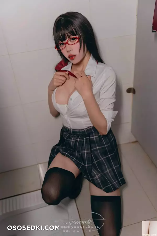  网路收集  福利少女 咬一口兔娘 电车惊魂expect VIP专属全  75P  - 67