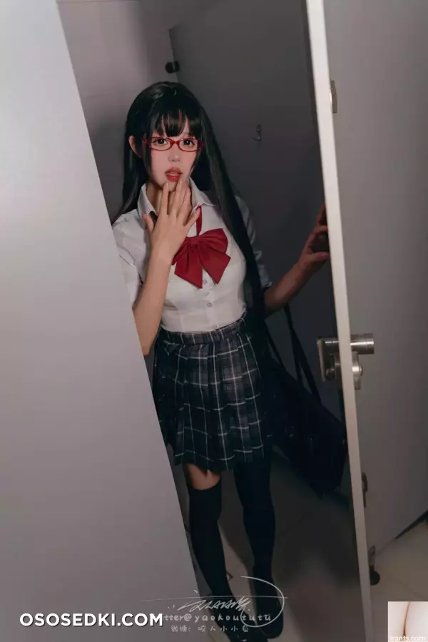  网路收集  福利少女 咬一口兔娘 电车惊魂expect VIP专属全  75P  - 72