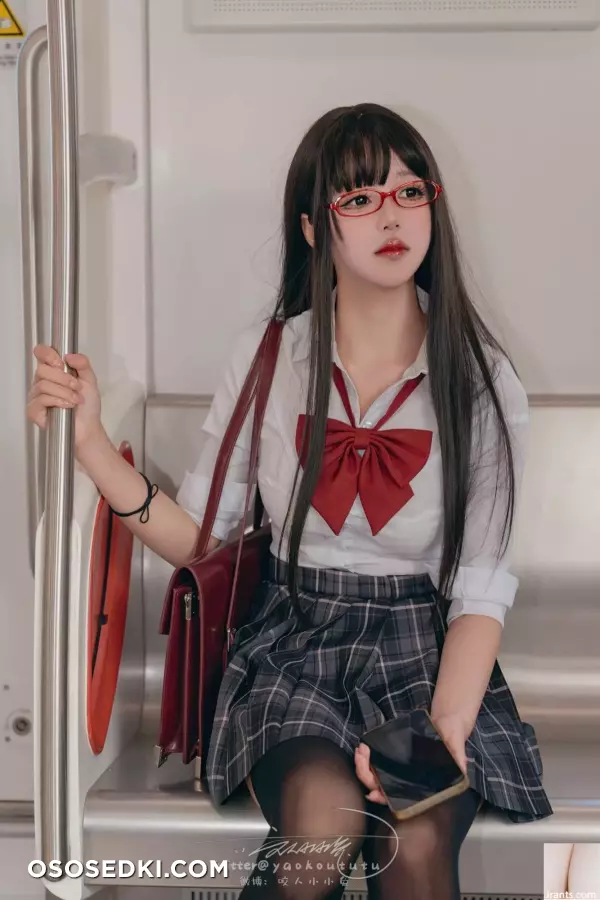 网路收集  福利少女 咬一口兔娘 电车惊魂expect VIP专属全  75P  - 9