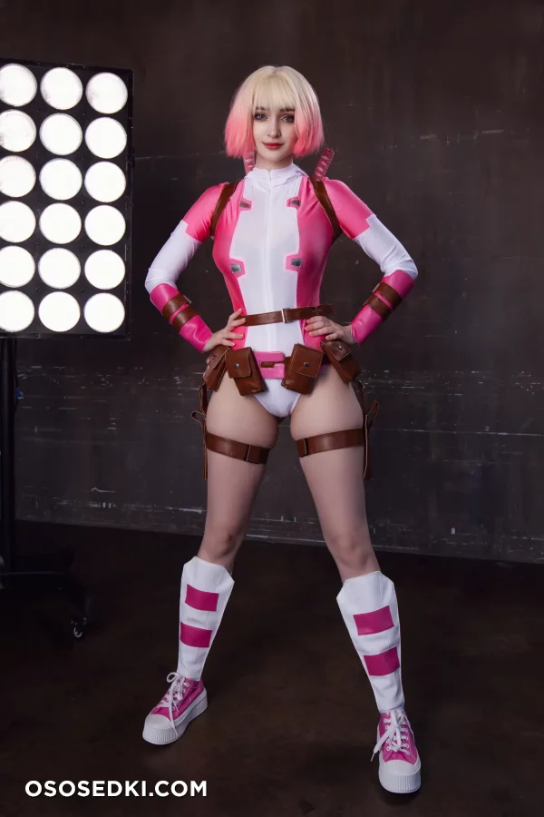 Hologana - Gwenpool - Deadpool - 1