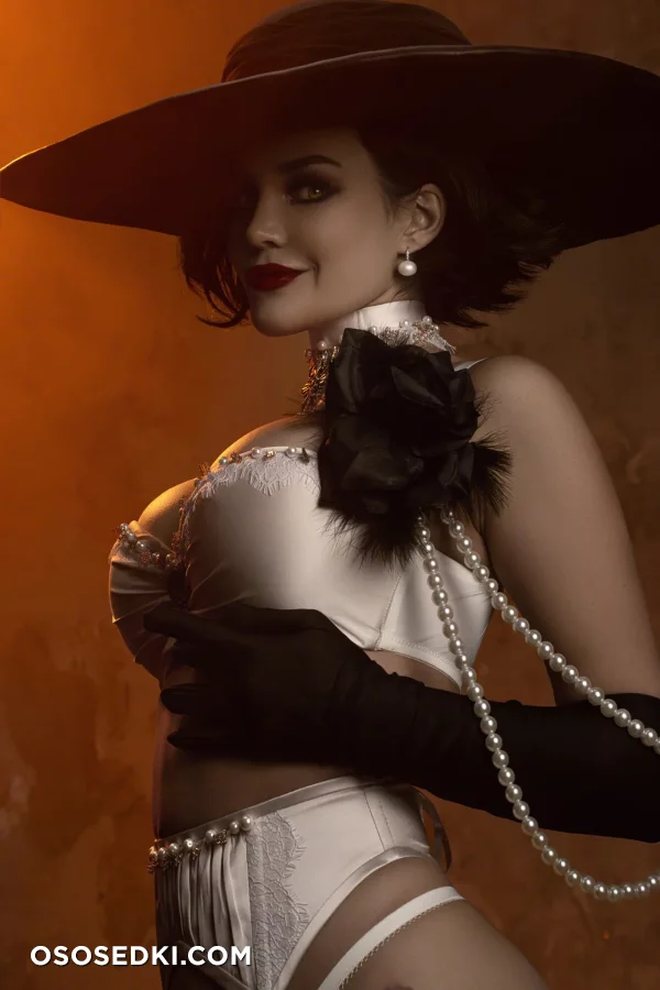 Kalinka Fox | Christina Fink - Alcina Dimitrescu - Resident Evil | Biohazard - 11