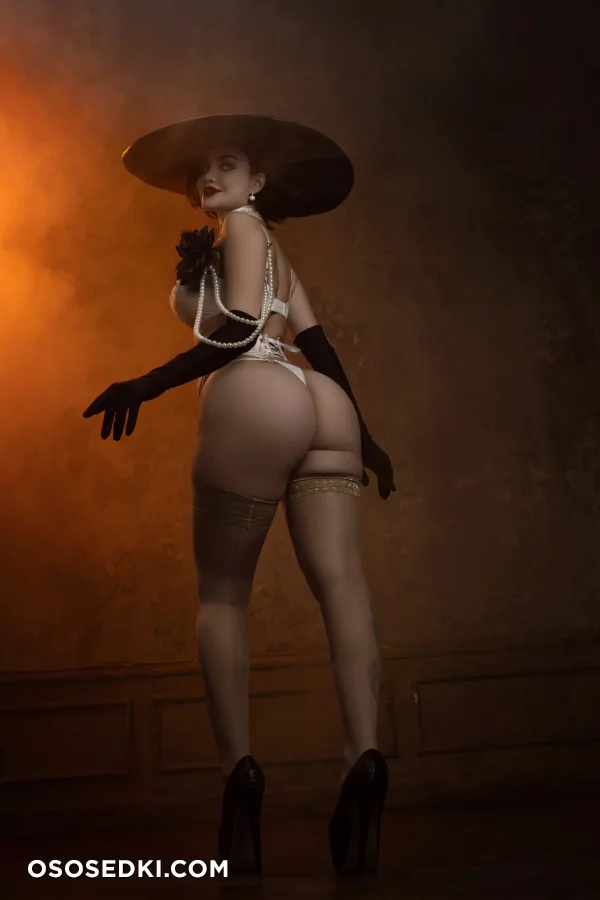 Kalinka Fox | Christina Fink - Alcina Dimitrescu - Resident Evil | Biohazard - 12