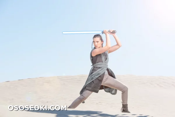 Joanie Brosas - Rey - Star Wars - 7